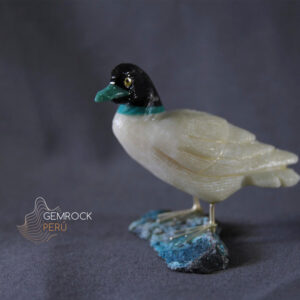 Beautiful hand-carved duck made of different stones DATpa04