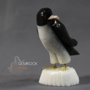 Beautiful hand-carved penguin of different stones Datpn01