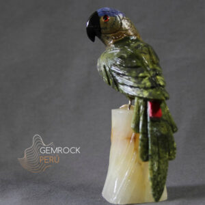 Beautiful hand-carved parrot of different stones DAtGu05