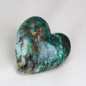 Beautiful hand-made heart with perfect shape and superior polish hand-made from premium grade peruvian Quantum cuatro