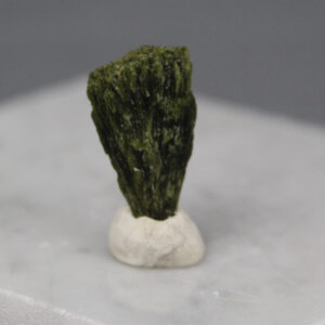 Fan-shaped epidote crystal (ThESP014)