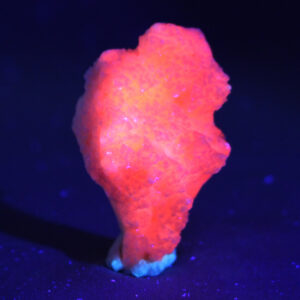 fluorescent manganocalcite crystal cluster