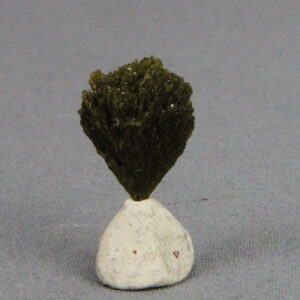 Fan-shaped epidote crystal cluster (ThESP038)