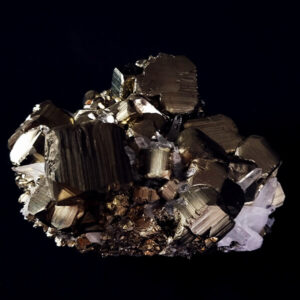 Big cluster of pyrite cubes with quartz points (MuESP027)