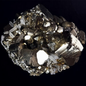 Big cluster of pyrite cubes with quartz points (MuESP027)